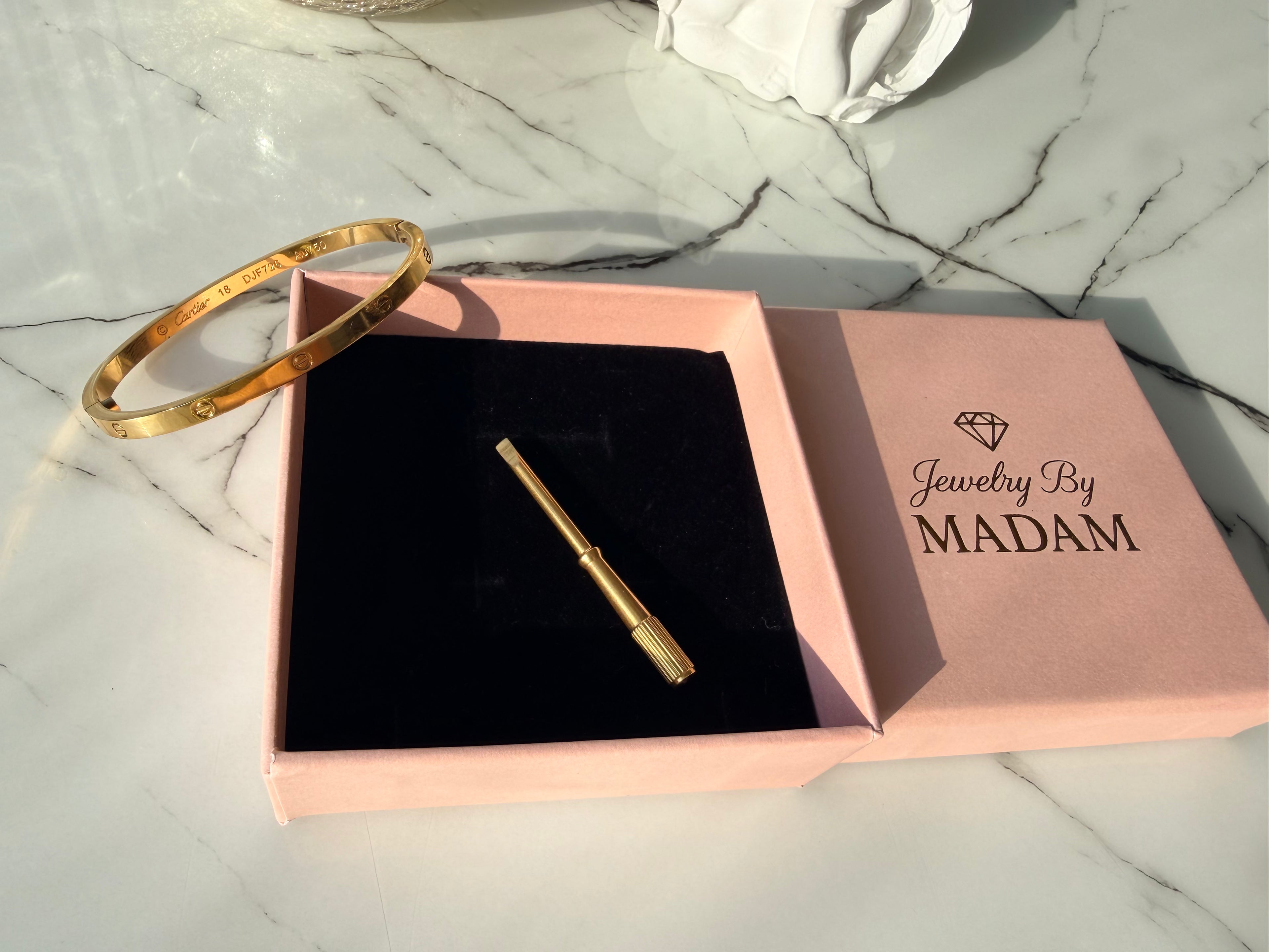 Luxe Model Gold Bracelet 18k Gold Plated Waterproof