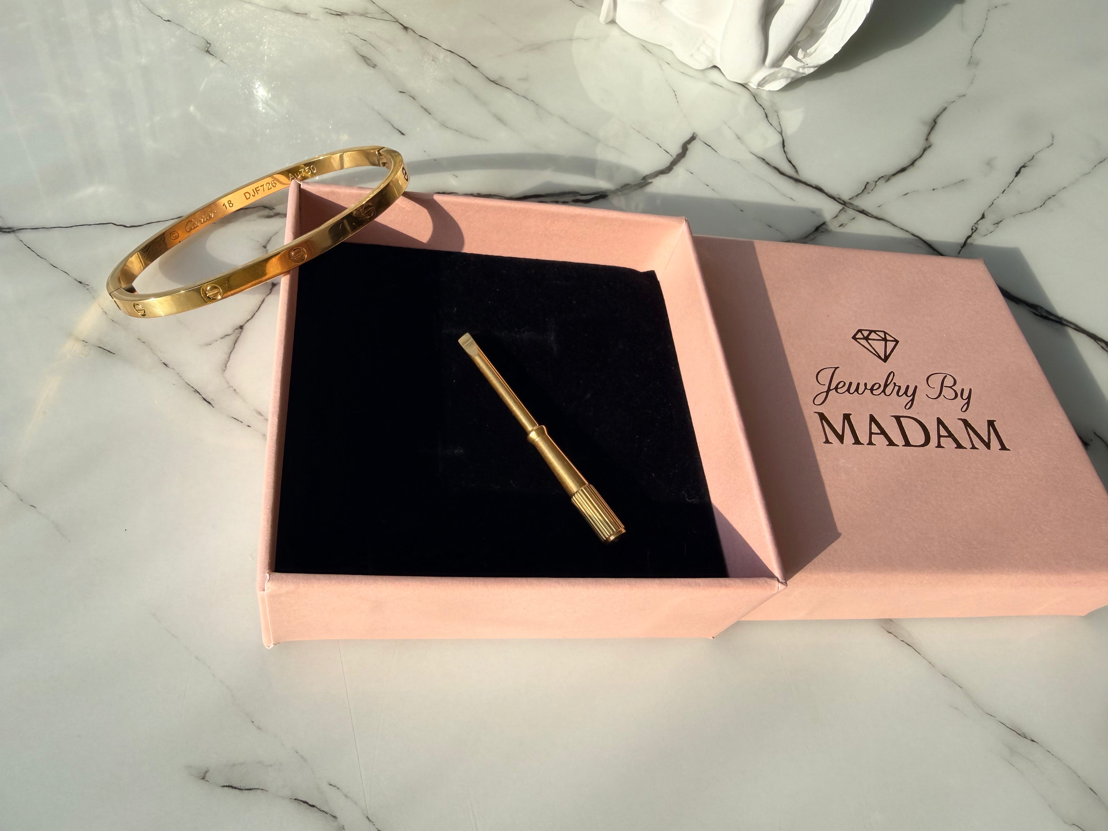 Luxe Model Gold Bracelet 18k Gold Plated Waterproof