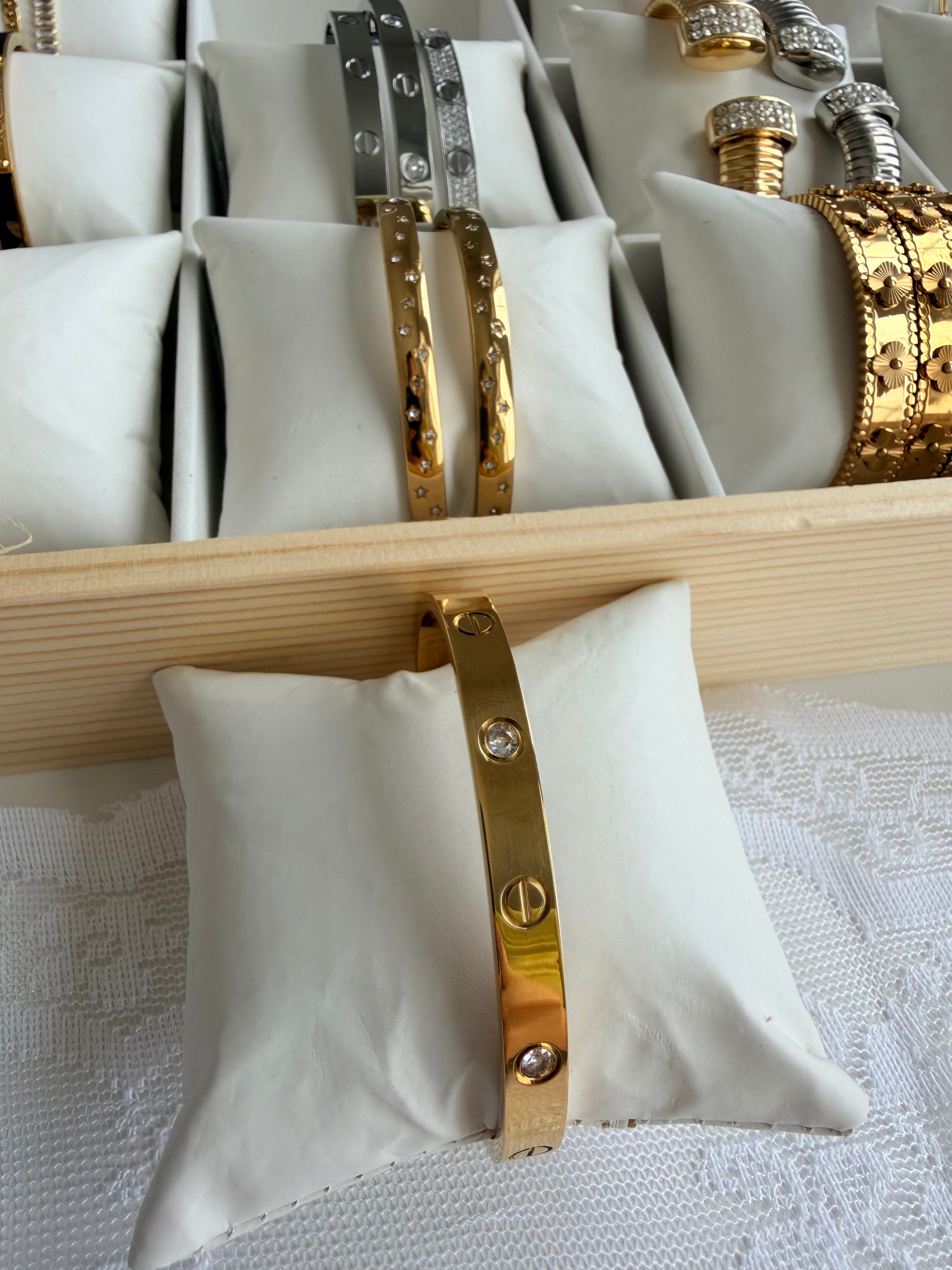 Madam Luxe Spark Bracelet Non-Tarnish