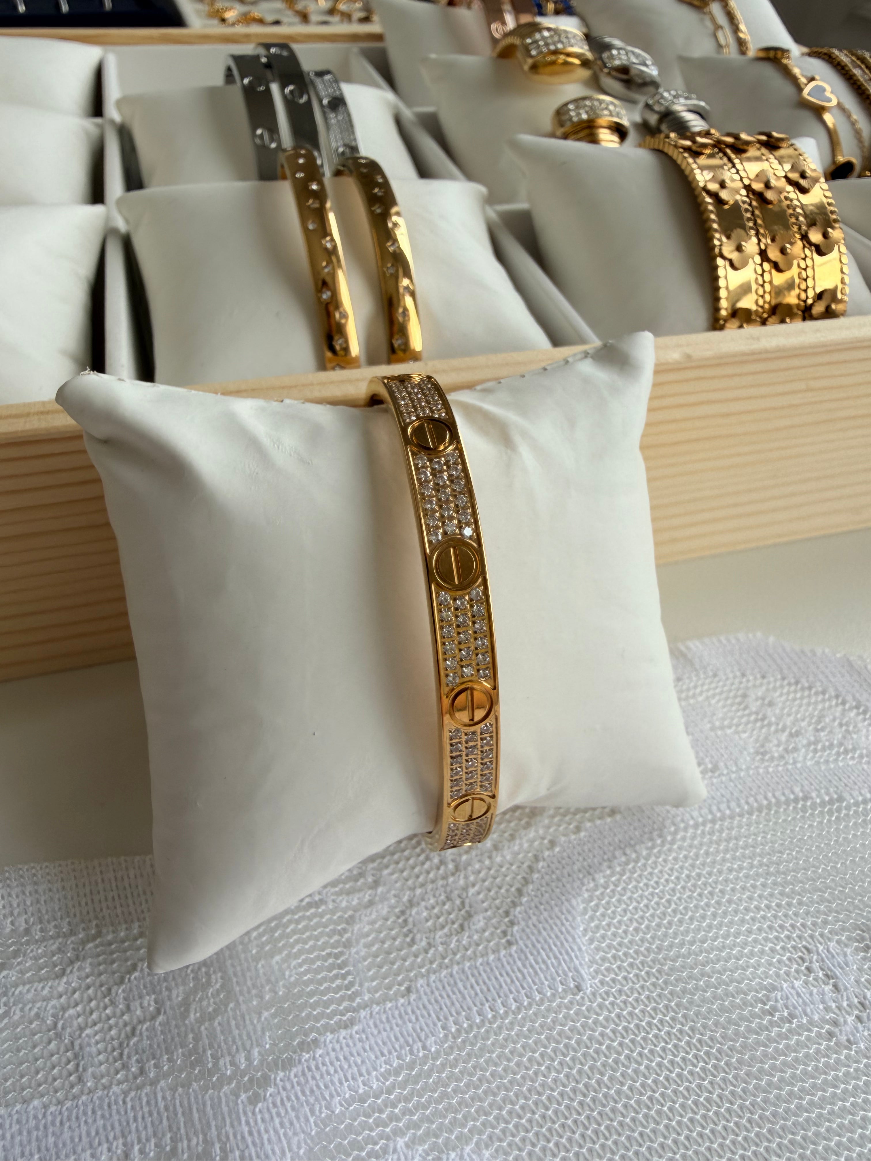 Madam Royal Shine Bracelet Non-Tarnish