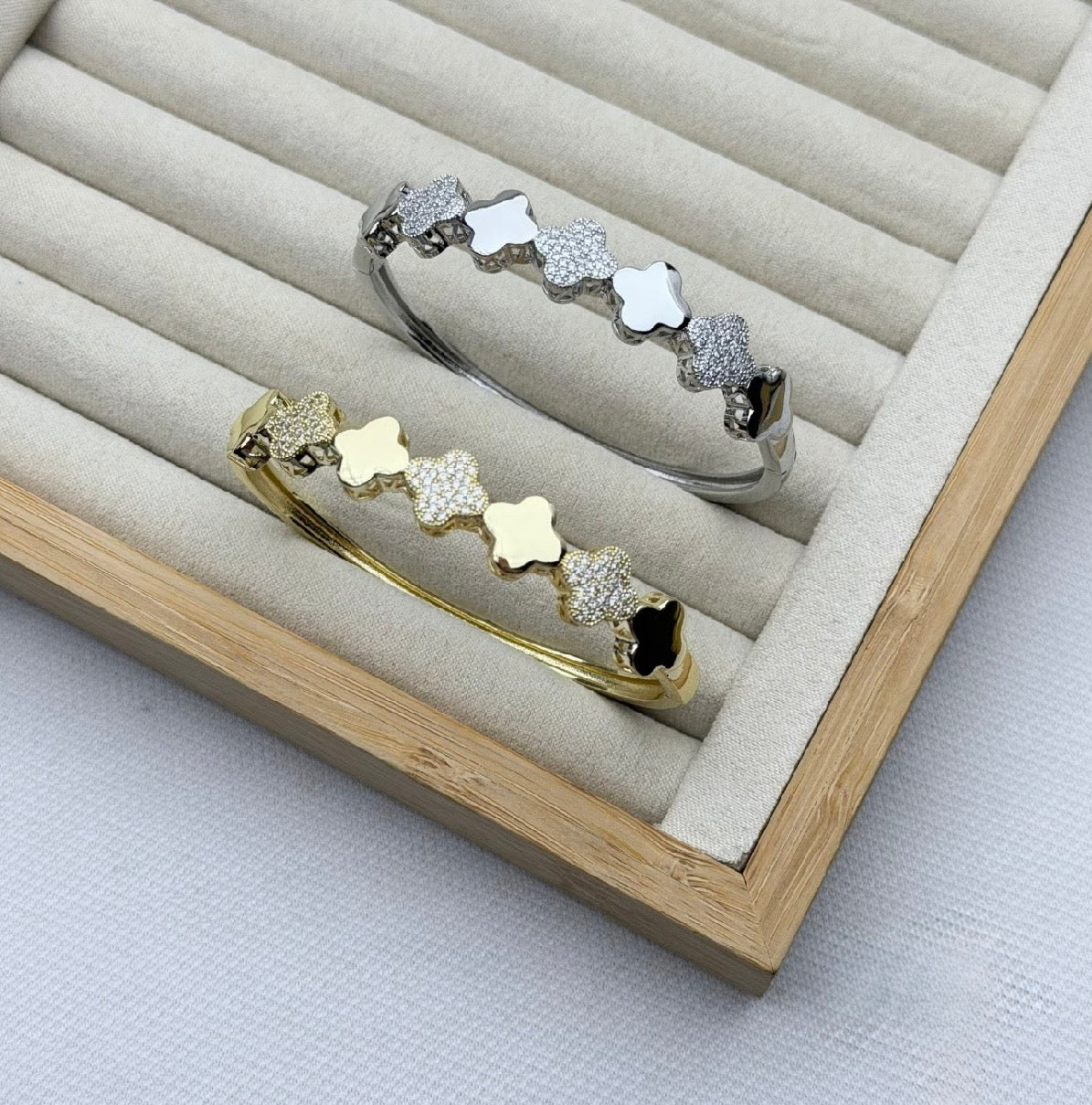 Vanclef Bracelet Golden