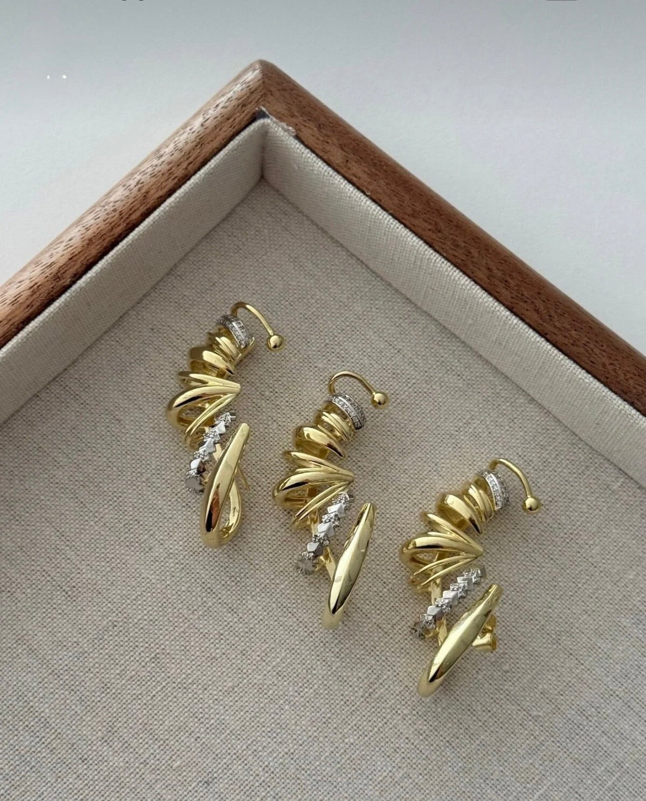 Gold Earcuff