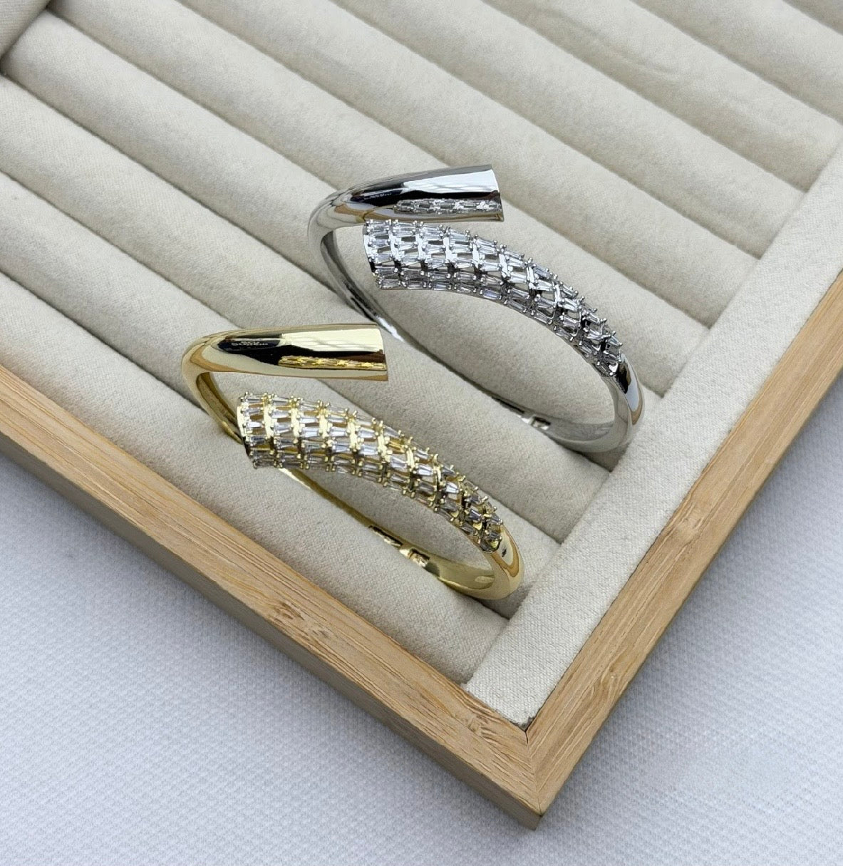 Vip Bracelet Gold