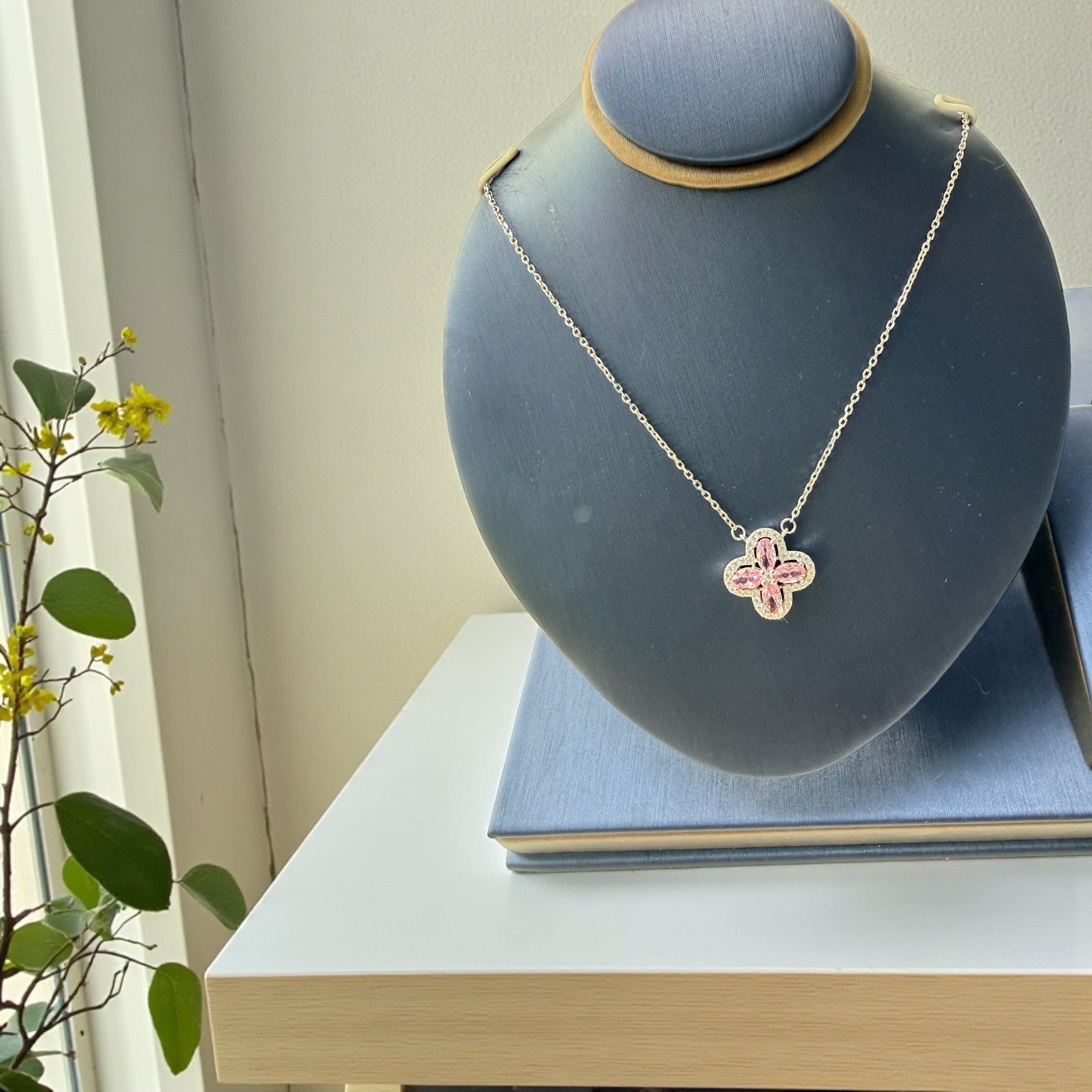 Pink Aura Clover 925 Silver Necklace
