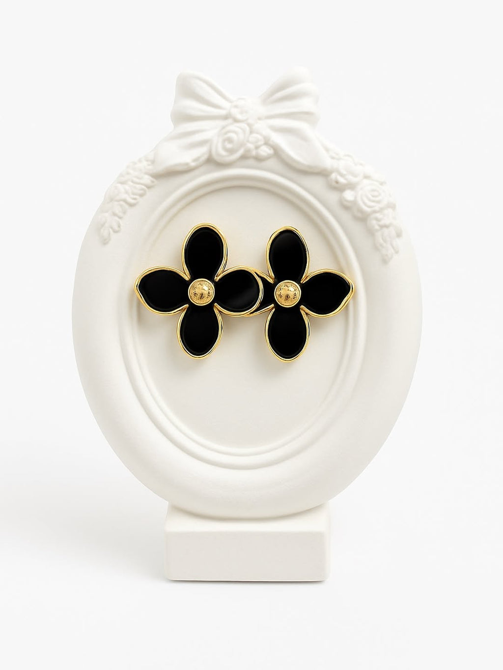 Black and Gold Earring Gold Plated